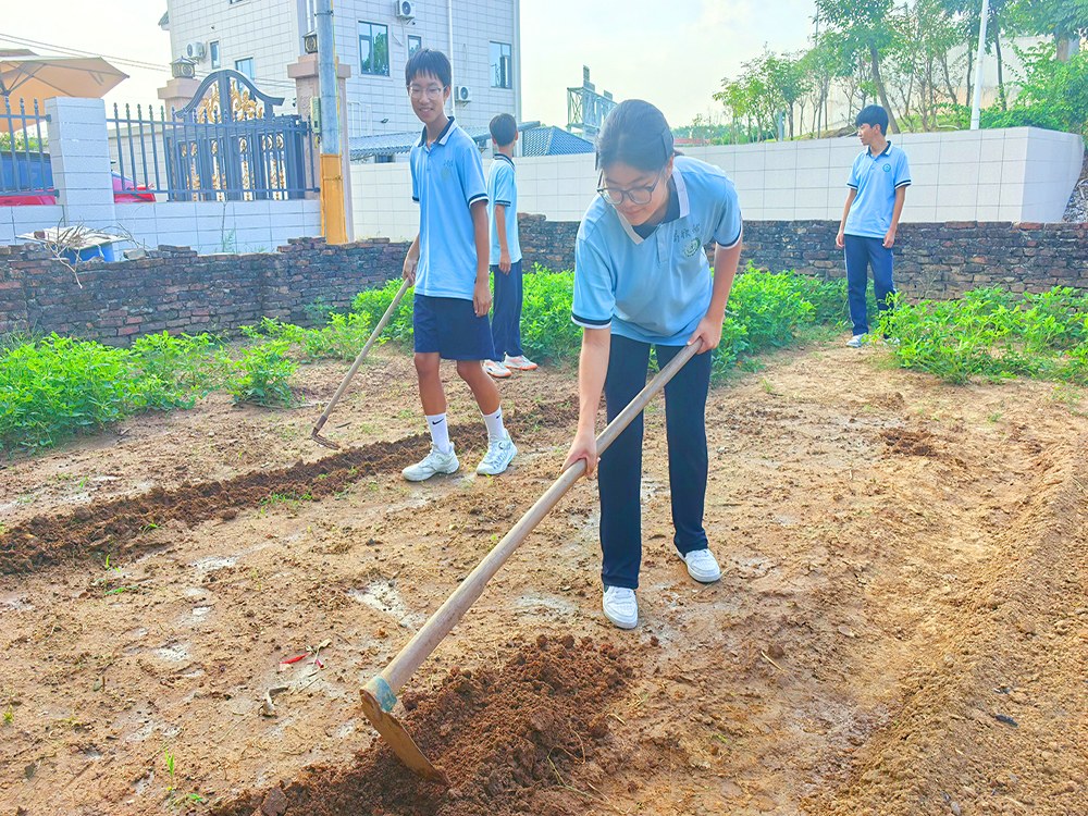 荆州孩子叛逆全封闭学校怎么选?联系电话与择校指南